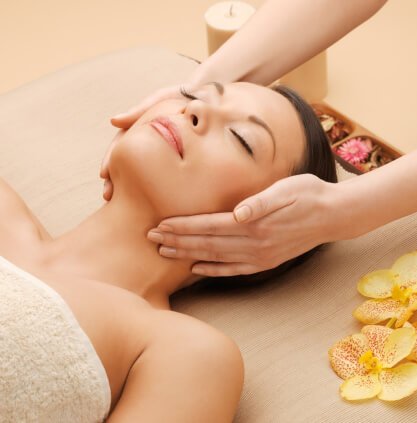 Facial and skin glowing treatment for women at beauty parlour in Guwahati
